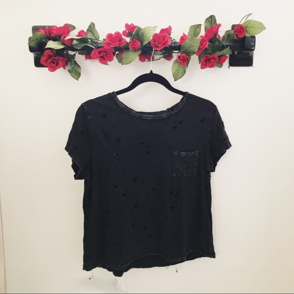 ae distressed t-shirt 👽